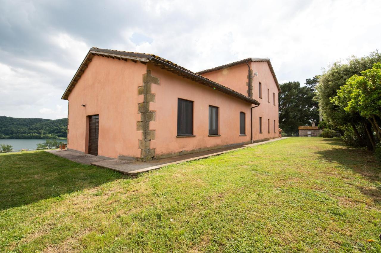 Agriturismo Lago Di Mezzano Valentano Exterior foto